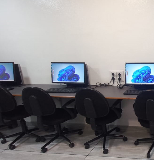 Universal Technologies Computer courses free internship